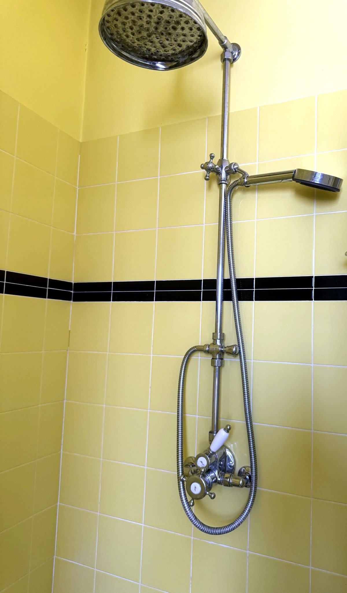 Mitigeur de douche thermostatique installé
