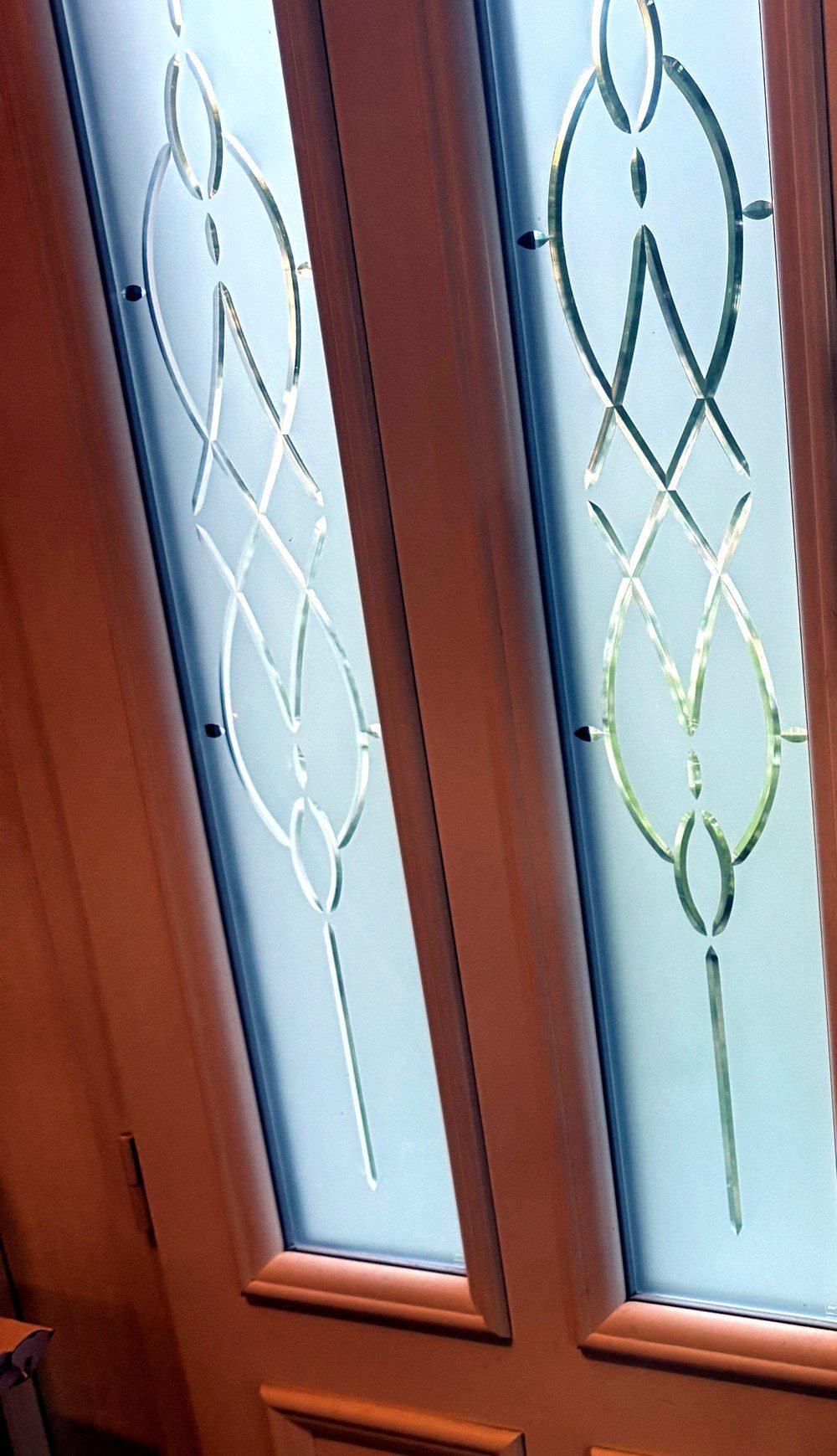 Porte d'entrée avec vitrail décoratif